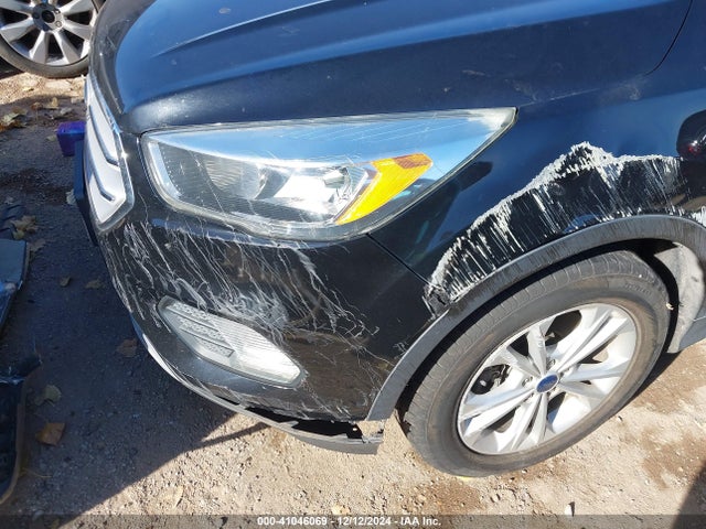 1FMCU9GD7JUB15702 Ford ESCAPE SE