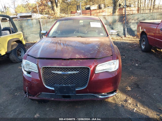 2C3CCAKG0JH300210 Chrysler 300 Limited Awd