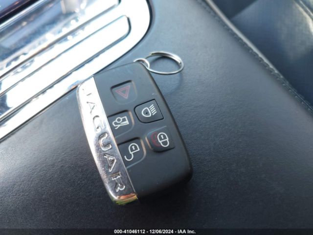 2013 JAGUAR XJ SAJWJ2GD6D8V51327 Photo 10