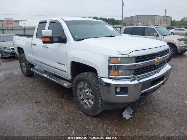 2015 1GC2KWEG8FZ527574 main image
