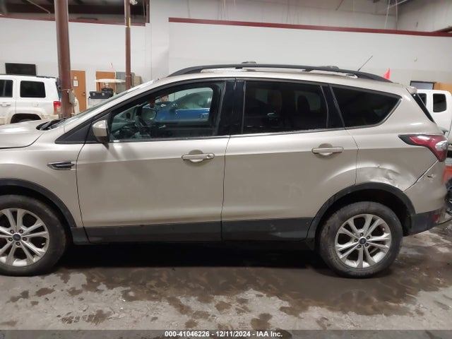 1FMCU9GDXHUB17048 Ford ESCAPE SE