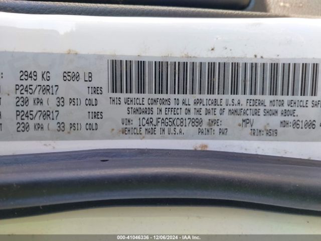 1C4RJFAG5KC817890 Jeep Grand Cherokee Laredo E 4x4