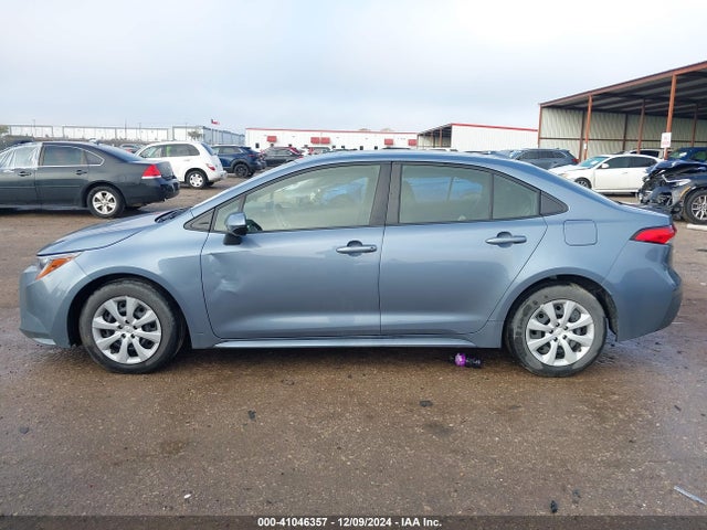 Toyota COROLLA LE 2022 JTDEPMAEXN3020006 Image 14