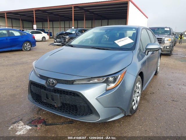 Toyota COROLLA LE 2022 JTDEPMAEXN3020006 Image 2