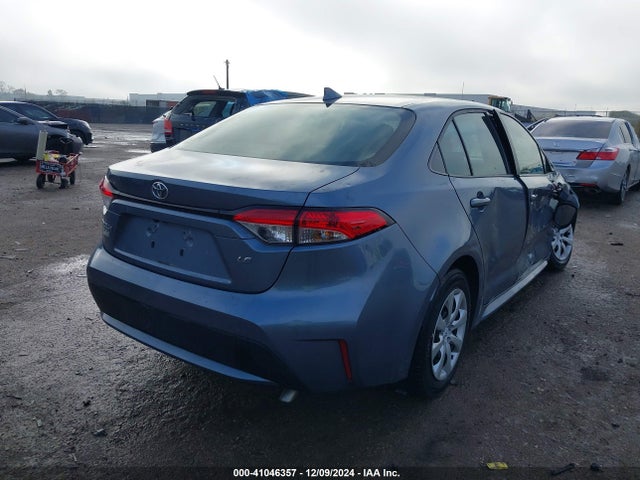 Toyota COROLLA LE 2022 JTDEPMAEXN3020006 Image 4
