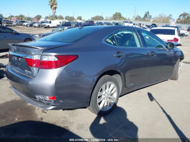 JTHBW1GG6F2093408 Lexus ES 300H