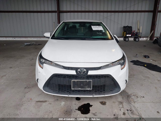5YFEPMAE9NP305562 Toyota COROLLA LE