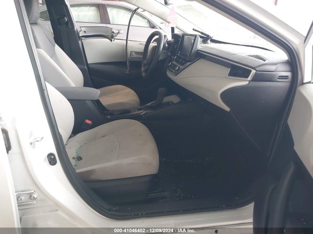 5YFEPMAE9NP305562 Toyota COROLLA LE