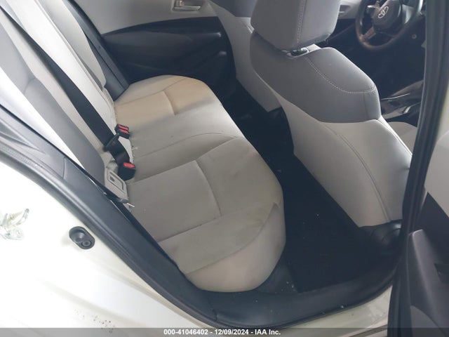 5YFEPMAE9NP305562 Toyota COROLLA LE
