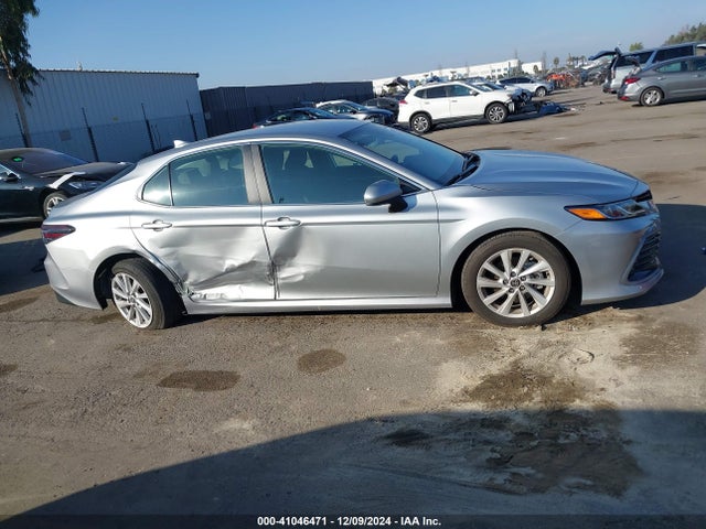Toyota CAMRY LE 2024 4T1C11AK6RU261506 Image 13