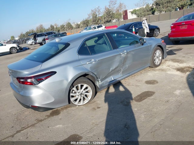 Toyota CAMRY LE 2024 4T1C11AK6RU261506 Image 4
