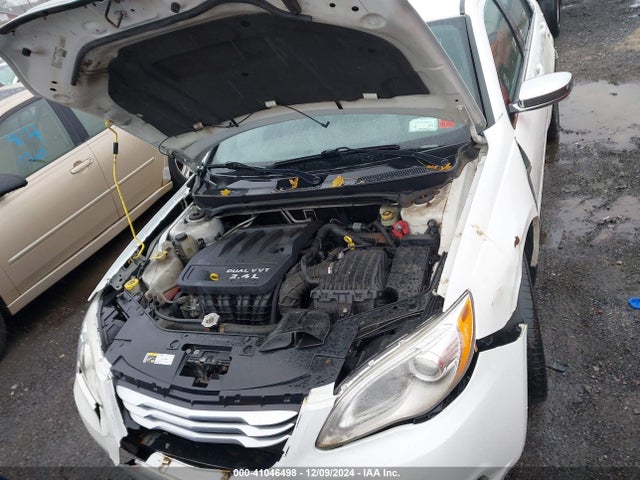 1C3CCBAB8EN168516 Chrysler 200 LX