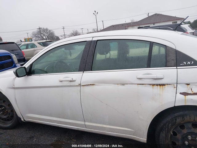 1C3CCBAB8EN168516 Chrysler 200 LX