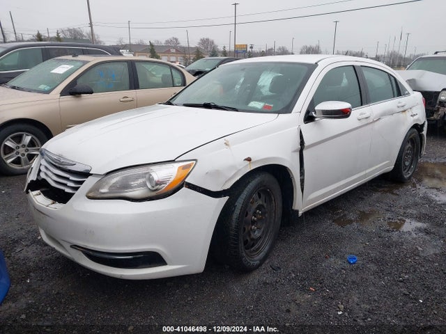 1C3CCBAB8EN168516 Chrysler 200 LX