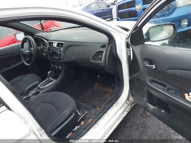 1C3CCBAB8EN168516 Chrysler 200 LX