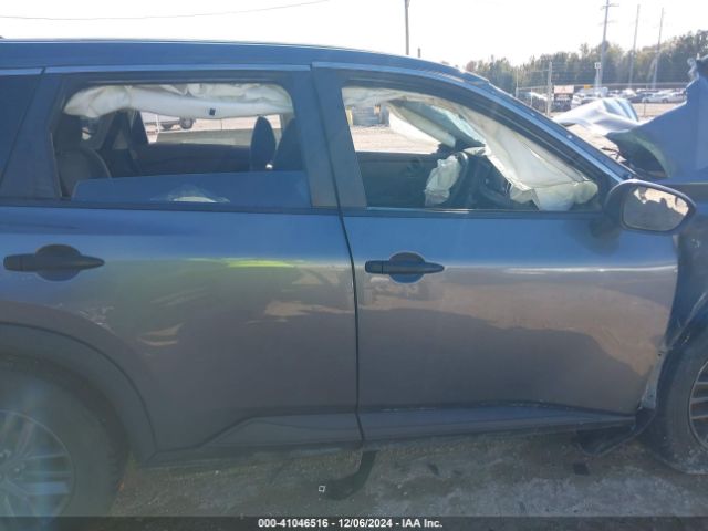 5N1AT3AA6MC738745 Nissan Rogue S Fwd