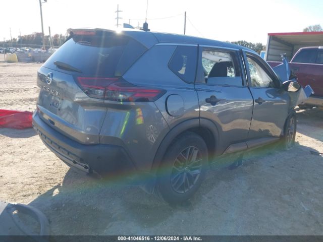 5N1AT3AA6MC738745 Nissan Rogue S Fwd