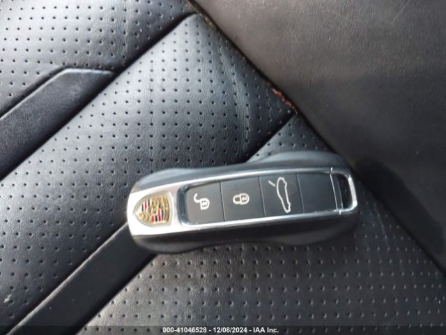 WP0AB2A71HL121006 Porsche Panamera 4s