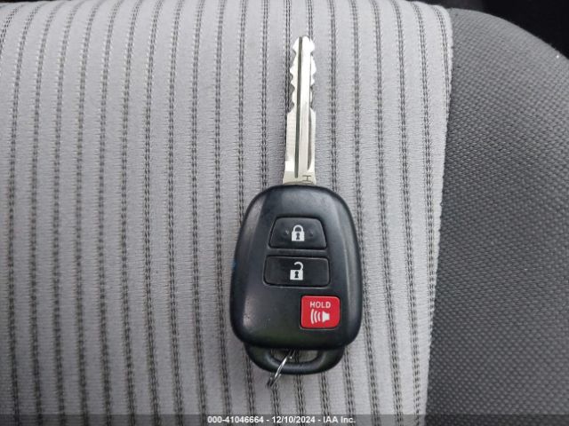 JTMBFREV6ED070005 Toyota RAV4 LE