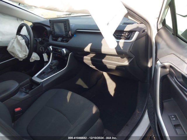 Toyota RAV4 LE 2020 2T3F1RFV8LW129117 Image 5