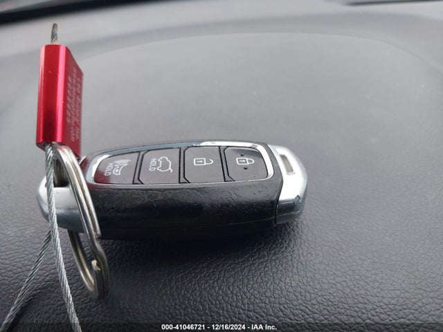 KM8K3CA57JU128236 Hyundai Kona Limited
