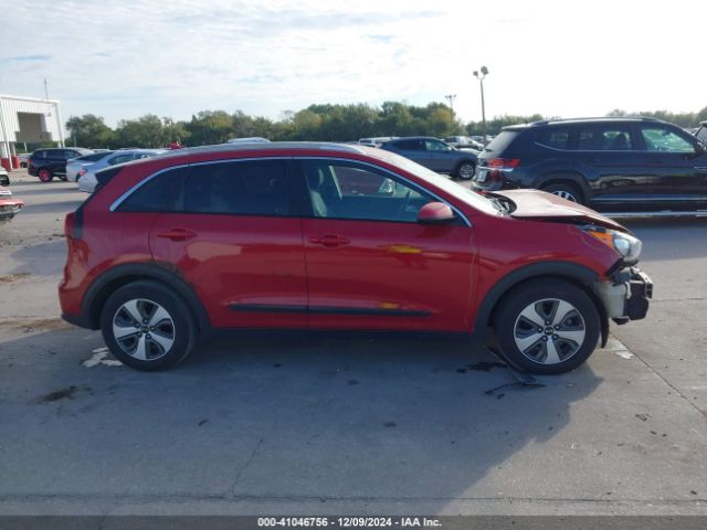 KNDCB3LC0H5090814 KIA NIRO LX