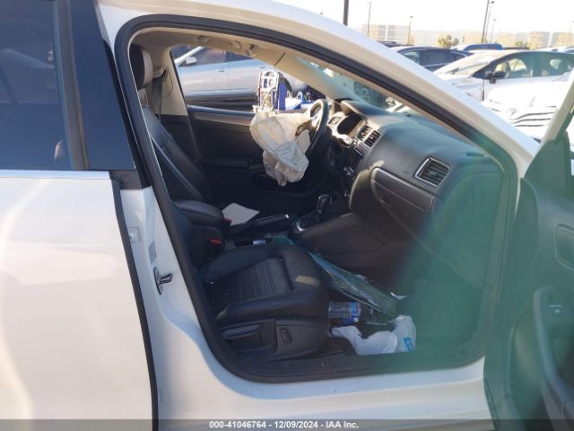 3VWL17AJXEM324049 Volkswagen Jetta 1.8t Sel