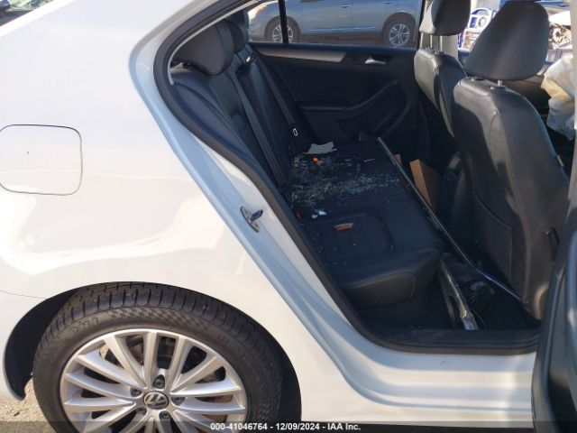 3VWL17AJXEM324049 Volkswagen Jetta 1.8t Sel