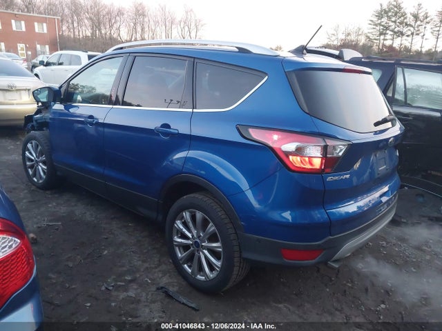 1FMCU9J9XJUB01202 Ford Escape Titanium