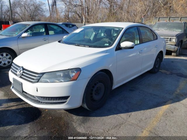 1VWAS7A32EC108865 Volkswagen Passat 1.8t S