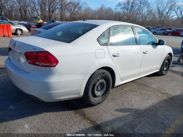 1VWAS7A32EC108865 Volkswagen Passat 1.8t S