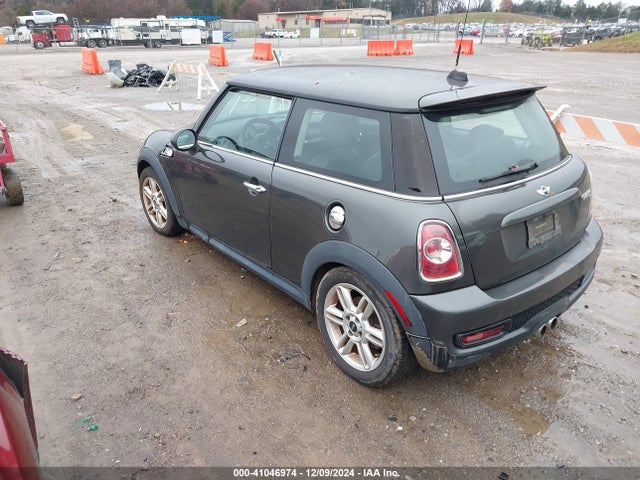 2012 MINI COOPER S WMWSV3C5XCTY28317 Photo 2