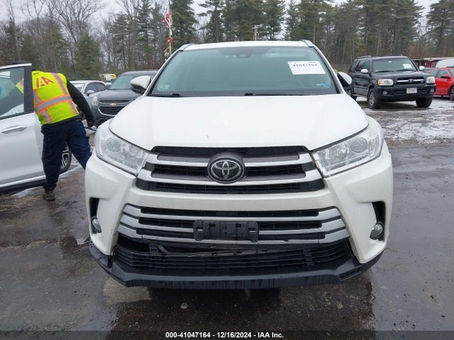 5TDJZRFH8JS890662 Toyota Highlander Xle
