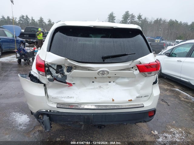 Toyota Highlander Xle 2018 5TDJZRFH8JS890662 Image 17