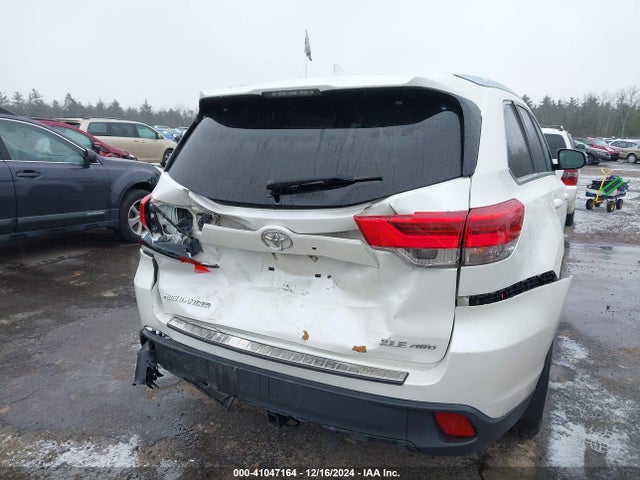 5TDJZRFH8JS890662 Toyota Highlander Xle