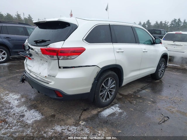 5TDJZRFH8JS890662 Toyota Highlander Xle