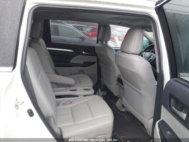 5TDJZRFH8JS890662 Toyota Highlander Xle