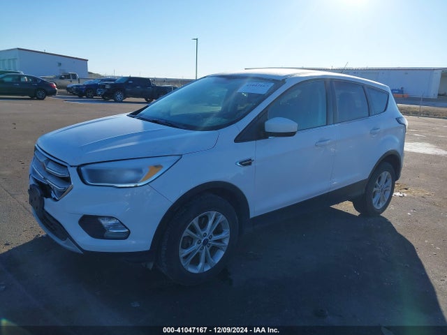 Ford ESCAPE SE 2017 1FMCU9G9XHUD37429 Image 2