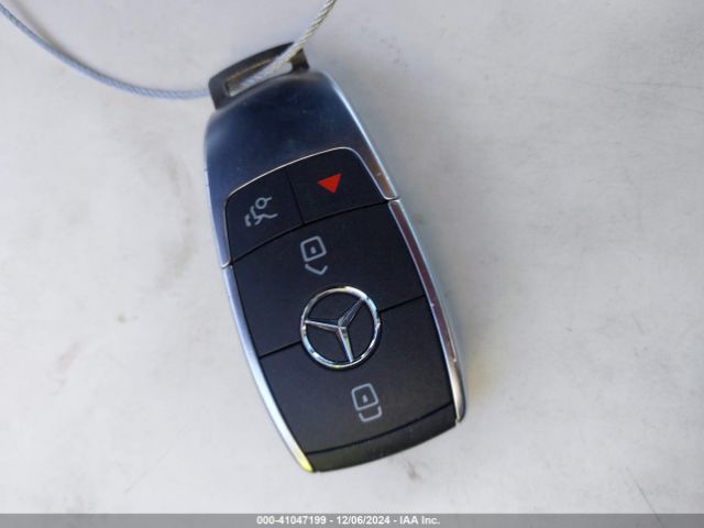 WDD3G4EB4KW021482 Mercedes-Benz A 220