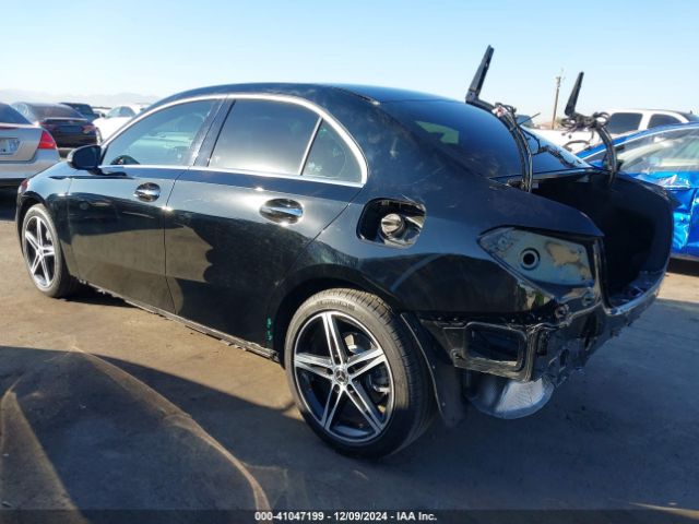 WDD3G4EB4KW021482 Mercedes-Benz A 220
