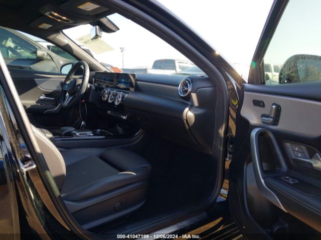 WDD3G4EB4KW021482 Mercedes-Benz A 220