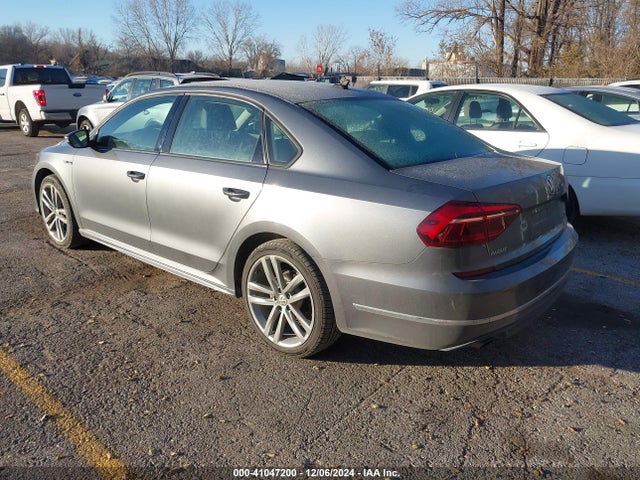 1VWAA7A3XJC029263 Volkswagen Passat 2.0t R-line/2.0t S