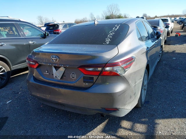 4T1C11AKXMU446523 Toyota CAMRY LE