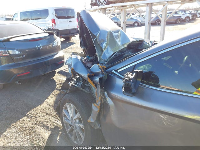 4T1C11AKXMU446523 Toyota CAMRY LE