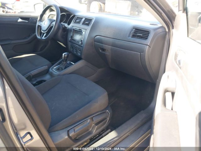3VW2K7AJXFM215987 Volkswagen Jetta 2.0l S