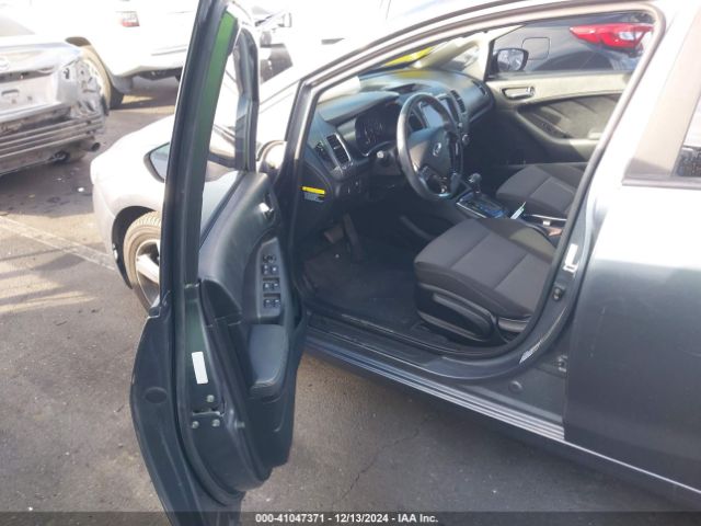 3KPFL4A75JE241274 KIA FORTE S