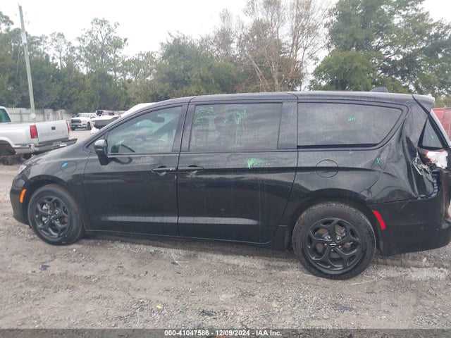 2C4RC1S72NR227458 Chrysler Pacifica Hybrid Limited