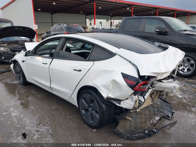 2023 TESLA MODEL 3 5YJ3E1EA3PF652824 Photo 2
