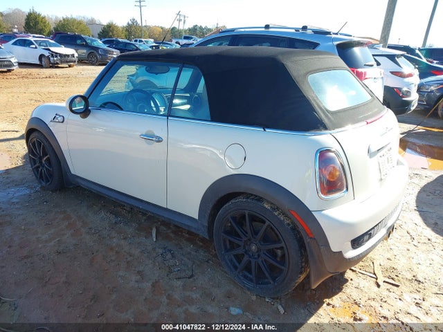 2009 MINI COOPER S WMWMS33569TG88859 Photo 2