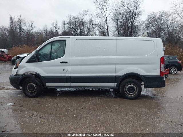 1FTYR1ZM2HKA27107 Ford Transit-250